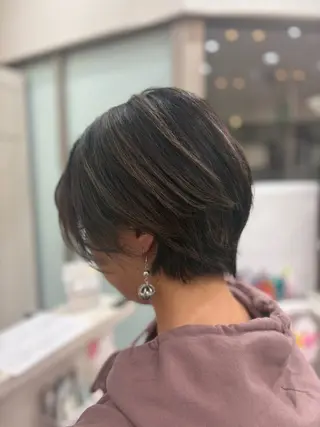 ショート カラー 秋山 拓未のヘアスタイル