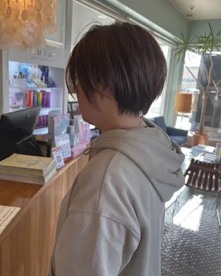 ショート TAKAHASHI REIKAのヘアスタイル