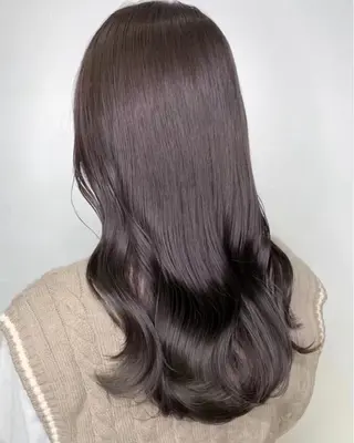 ロング 透明感カラー特化若山 結愛のヘアスタイル