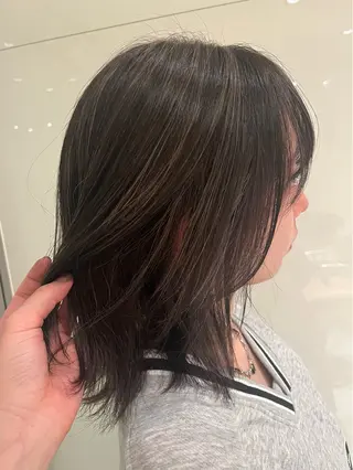 カラー チク ホノカのヘアスタイル