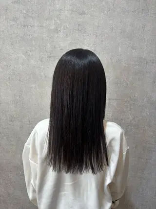 ロング 下山 萌華のヘアスタイル