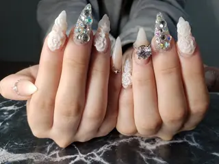 ミディアム ネイル クロキ 。のネイルデザイン