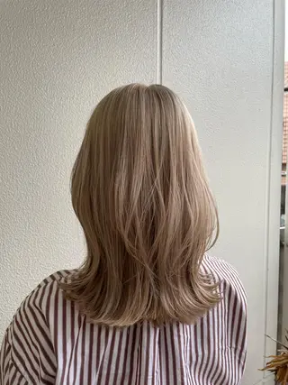 セミロング カラー lulu.表参道所属・似合わせレイヤー✨️ RIEのヘアスタイル