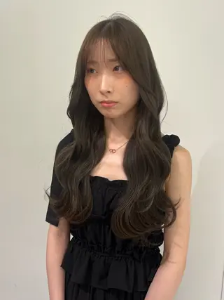 ロング カラー 淺井 捺央のヘアスタイル