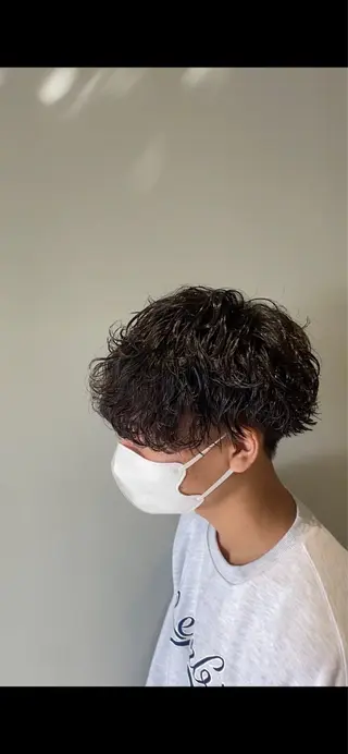 ショート パーマ メンズ 磯田 冬弥のヘアスタイル