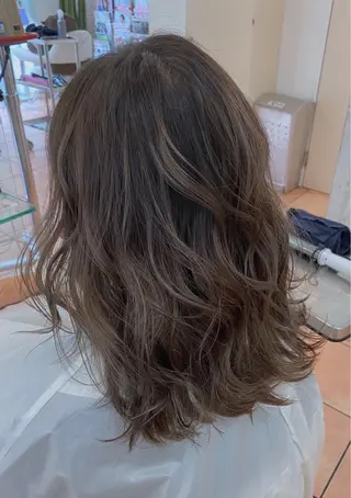 ミディアム カラー特化 横川　翔希のヘアスタイル
