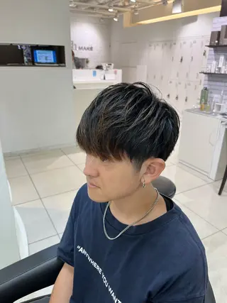 ショート カラー パーマ メンズ 【シャドウパーマ センターパート】義心のヘアスタイル