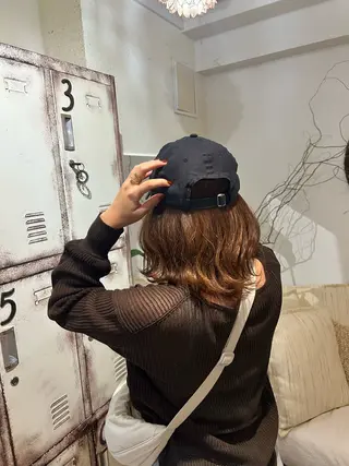 ミディアム カラー putri 川邉 優花のヘアスタイル