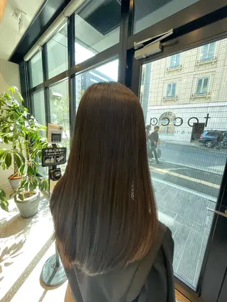 セミロング 荒木 理緒のヘアスタイル