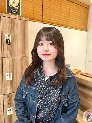 セミロング カラー Oasisgarden所属・レイヤー/ブリーチ MOMOのヘアスタイル