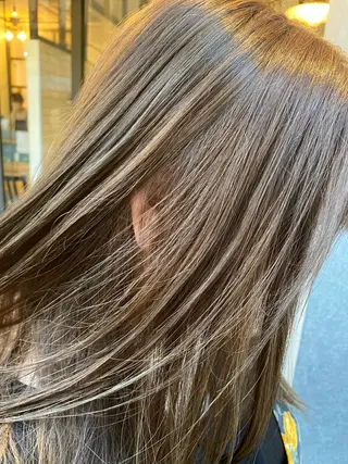 ロング カラー MIA　手嶋 良太のヘアスタイル