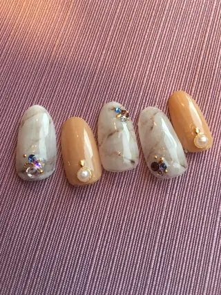 ネイル アンドルーチェ スクールの眉毛・アイブロウイメージ