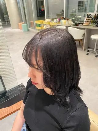 セミロング カラー MINENO🌼 パーマ⚡️ブリーチのヘアスタイル