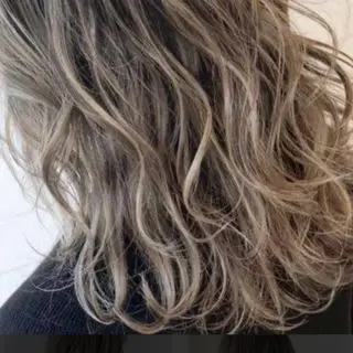 ミディアム 髪質改善 スペシャリストのヘアスタイル