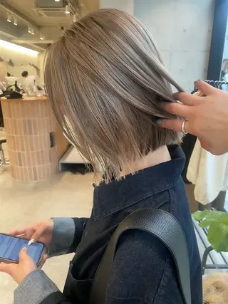 ショート カラー ヘアアレンジ ミニボブ/ブリーチ 🌈MISATOのヘアスタイル