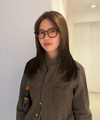 セミロング あやか/ベージュ /透け感カラーのヘアスタイル