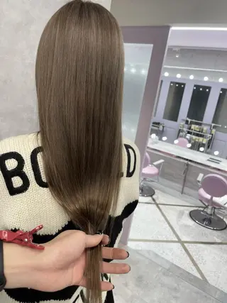 ロング カラー オフホワイトアンドなんば所属・福西 洋斗のヘアスタイル