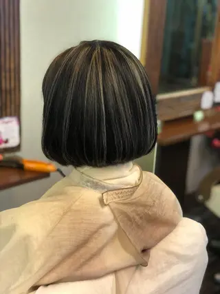 ショート カラー 加藤 瑠美のヘアスタイル