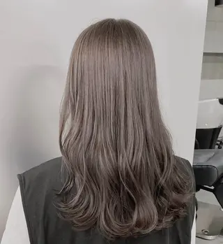 ミディアム カラー 透明感カラー グレージュ/あいのヘアスタイル