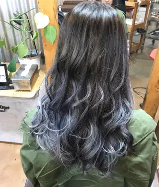 カラー 玉木 育実のヘアスタイル