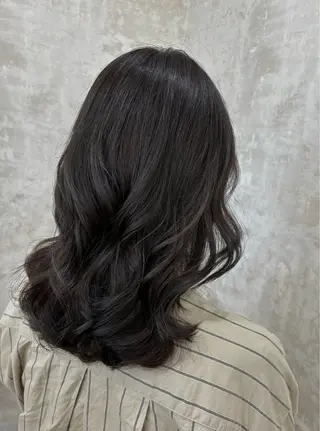 セミロング カラー iru所属・Ayano アヤノのヘアスタイル