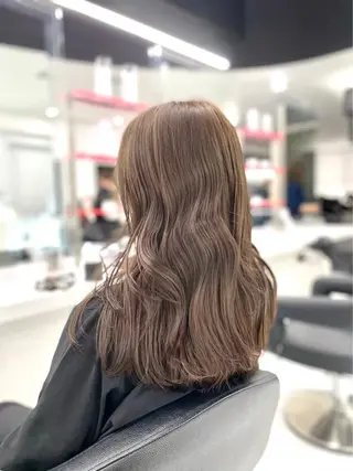 セミロング カラー 韓国風グレージュ 🤍たくみ🤍のヘアスタイル