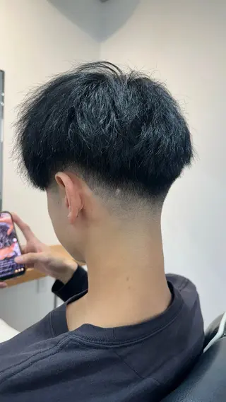メンズ 律喜/パーマ /メンズ/フェードのヘアスタイル