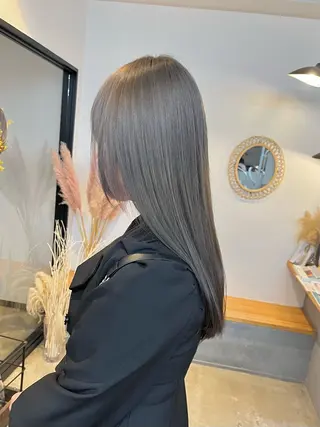 セミロング カラー ハイトーンカラ ー/小川のヘアスタイル