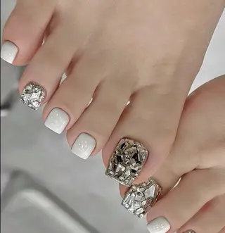 ネイル 長さ出しMORNAIL所属・長出し専門 パーツのネイルデザイン