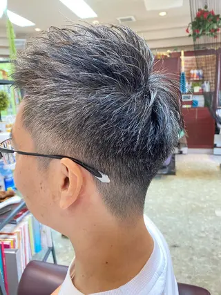 ショート メンズ Revie所属・松 下のヘアスタイル