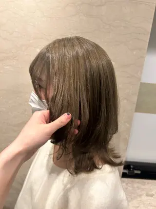 ミディアム カラー 日南乃/柔らか ブラウンカラーのヘアスタイル