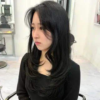 ロング 鍋田/ vivie/ 縮毛矯正／レイヤーのヘアスタイル