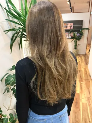 ロング カラー 髪質改善ｶﾗｰ ｹｱﾌﾞﾘｰﾁ/ﾀﾑのヘアスタイル