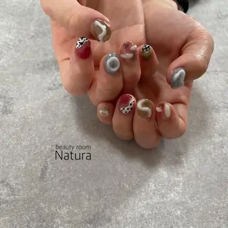 ネイル マツエク・マツパ アイブロウ beautyroom Naturaのネイルデザイン