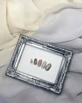 ネイル 𝐠𝐨𝐫𝐢 𝐧𝐚𝐢𝐥のネイルデザイン