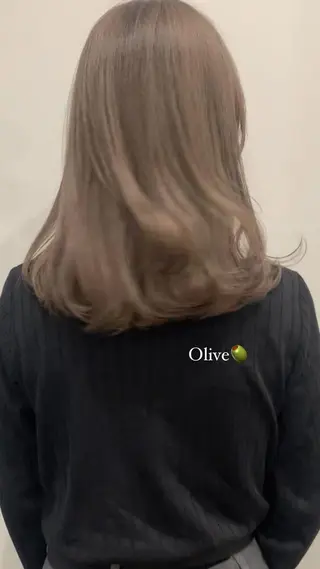 セミロング 落合希 Olivebeigeのヘアスタイル