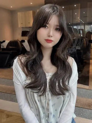 ロング カラー 韓国🇰🇷レイヤー 映える顔周り🩷のヘアスタイル