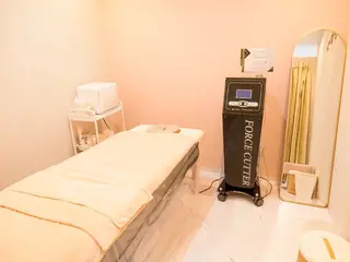 Cerise La La(スリーズララ)所属・まつ毛パーマ×脱毛 スリーズララ🌼のエステ・リラクイメージ