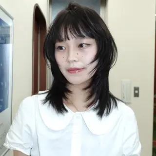 ミディアム レイヤーカット ハッシュカットのヘアスタイル