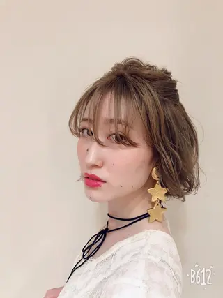 ミディアム ヘアアレンジ ウルフカット／吉村 桃子のヘアスタイル