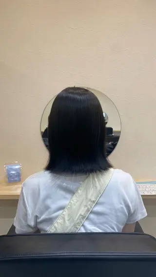ショート カラー ✨艶感カラー💫 髪質改善🫧のヘアスタイル