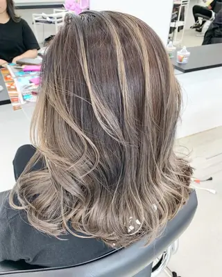 カラー LINOET NAGOYA所属・中川 来紀のヘアスタイル