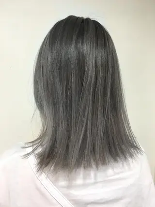 カラー 工藤 綾華のヘアスタイル