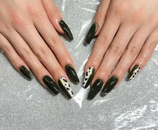 ネイル VIERU 🌈🎀💖のネイルデザイン