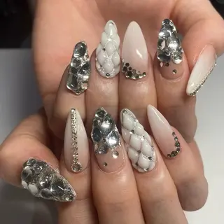 ネイル Total salon Bell所属・いのうえ もえせのネイルデザイン