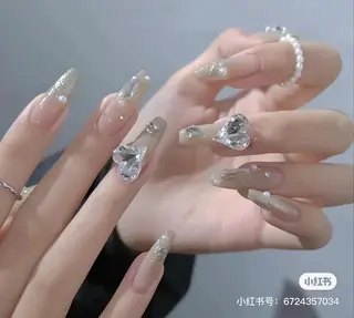 ネイル THE  ONE 藤本のネイルデザイン