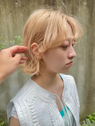 ミディアム カラー ブリーチカラーが人気 onnuのヘアスタイル