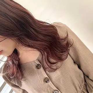 セミロング カラー 韓国🇰🇷レイヤー 映える顔周り🩷のヘアスタイル