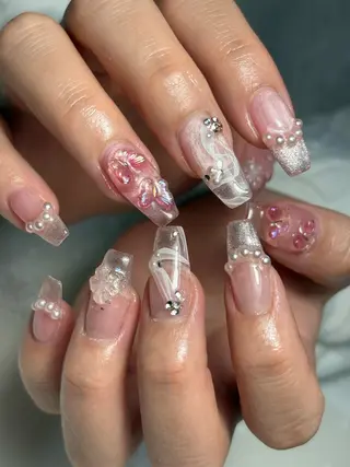 ネイル ✴︎ Delightのネイルデザイン