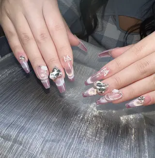 ネイル Lee Nailsのネイルデザイン